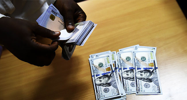 Dangote Predicts Naira Will Hit ₦1,000 to $1 This Year, Backs FG’s Policies